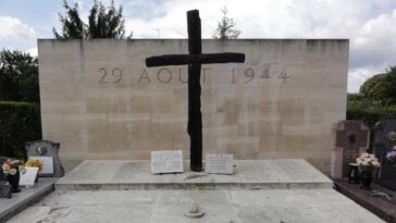 monument croix calcinée Robert-Espagne