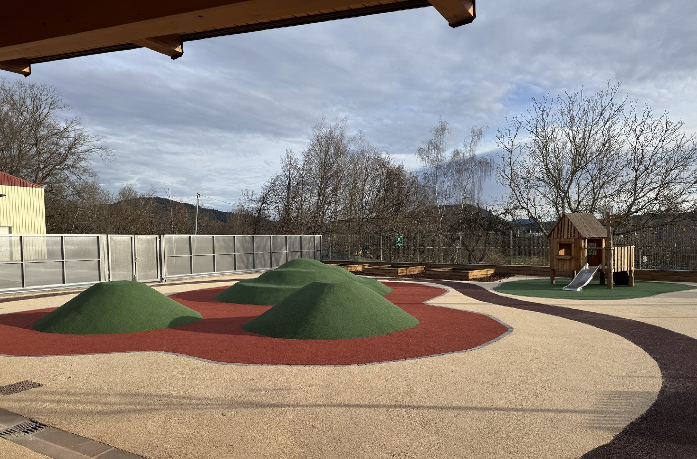 aire de jeux nouvelle école unique Etivall-Clairefontaine