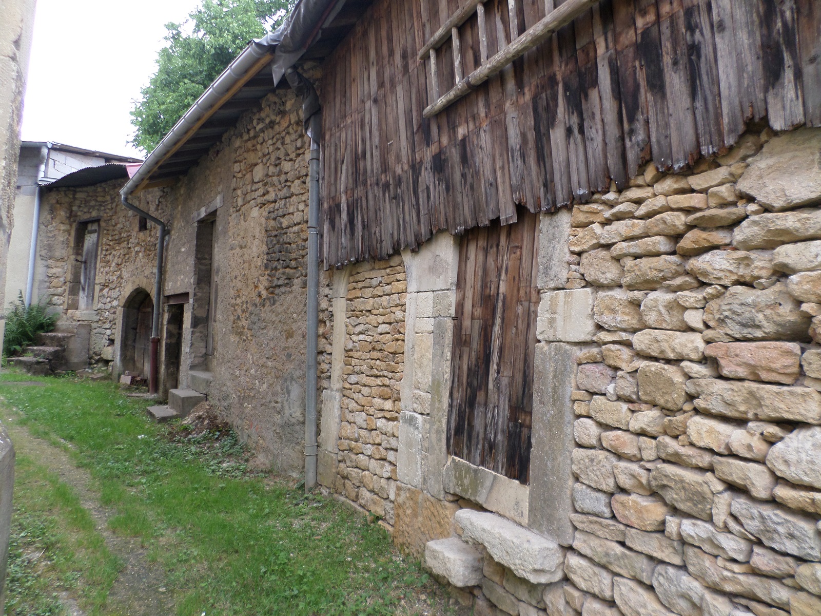 maisonnettes à cellier du XIIIème siècle